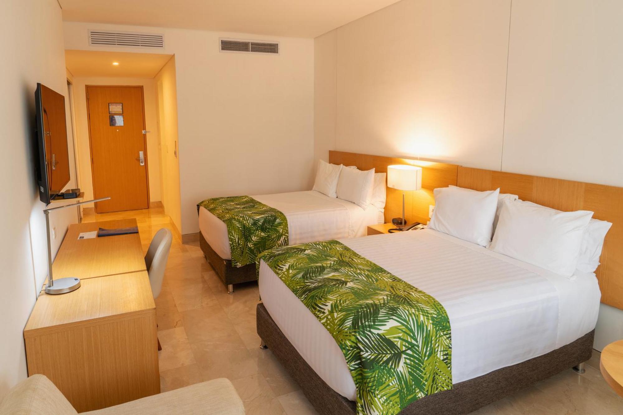 Hotel Dann Carlton Barranquilla Y Centro De Convenciones מראה חיצוני תמונה A room at the Sheraton Waikiki