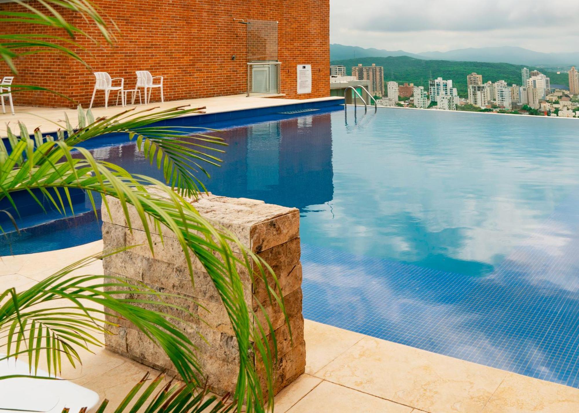 Hotel Dann Carlton Barranquilla Y Centro De Convenciones מראה חיצוני תמונה Infinity pool