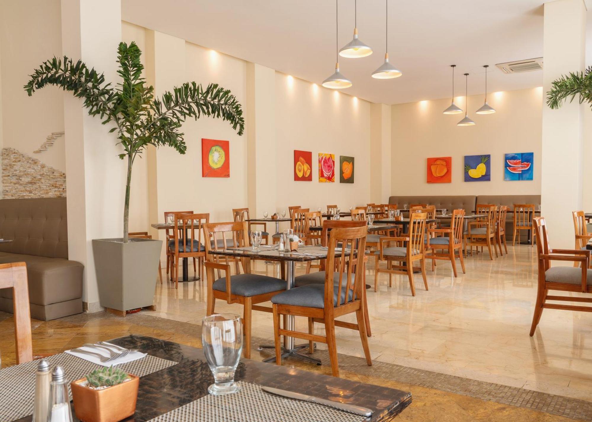 Hotel Dann Carlton Barranquilla Y Centro De Convenciones מראה חיצוני תמונה The restaurant
