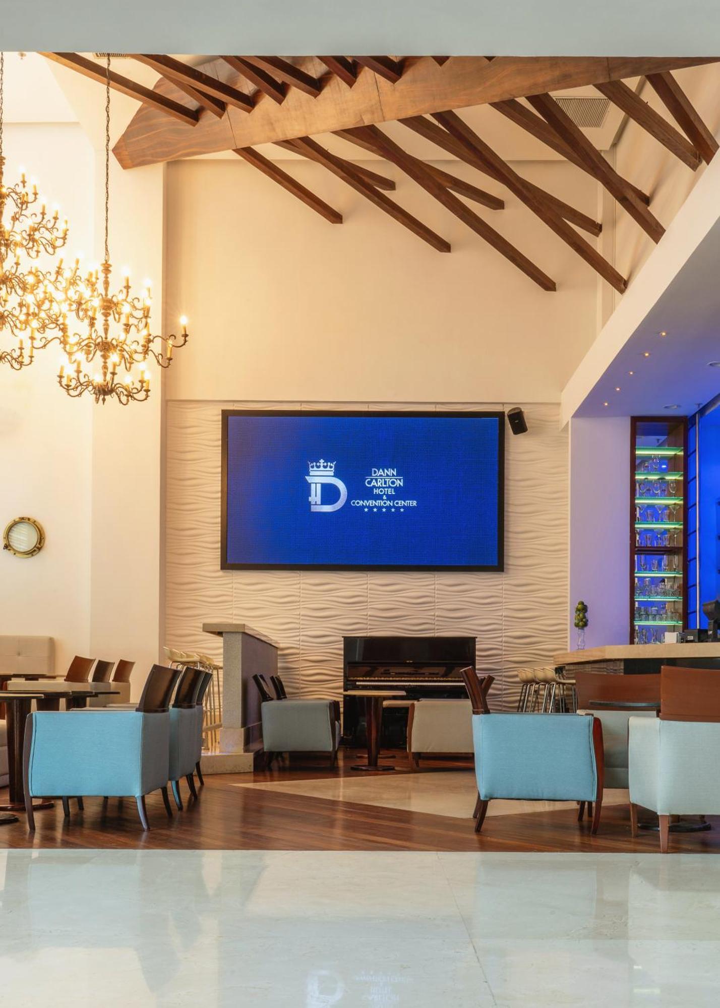 Hotel Dann Carlton Barranquilla Y Centro De Convenciones מראה חיצוני תמונה The interior of the lounge