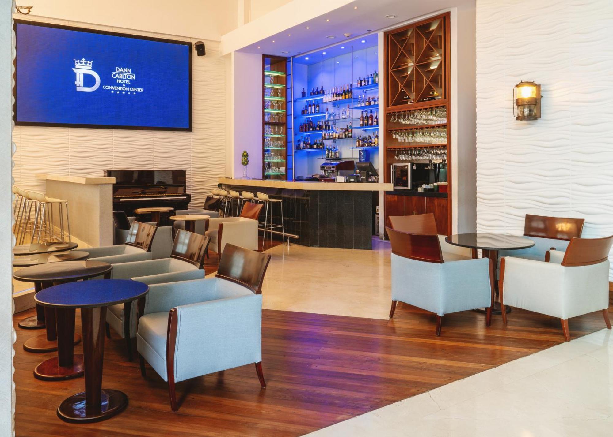 Hotel Dann Carlton Barranquilla Y Centro De Convenciones מראה חיצוני תמונה The lounge at the airport